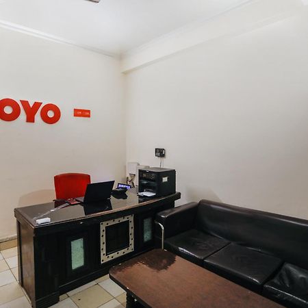 OYO 71053 Av Residency Otel Noida Dış mekan fotoğraf