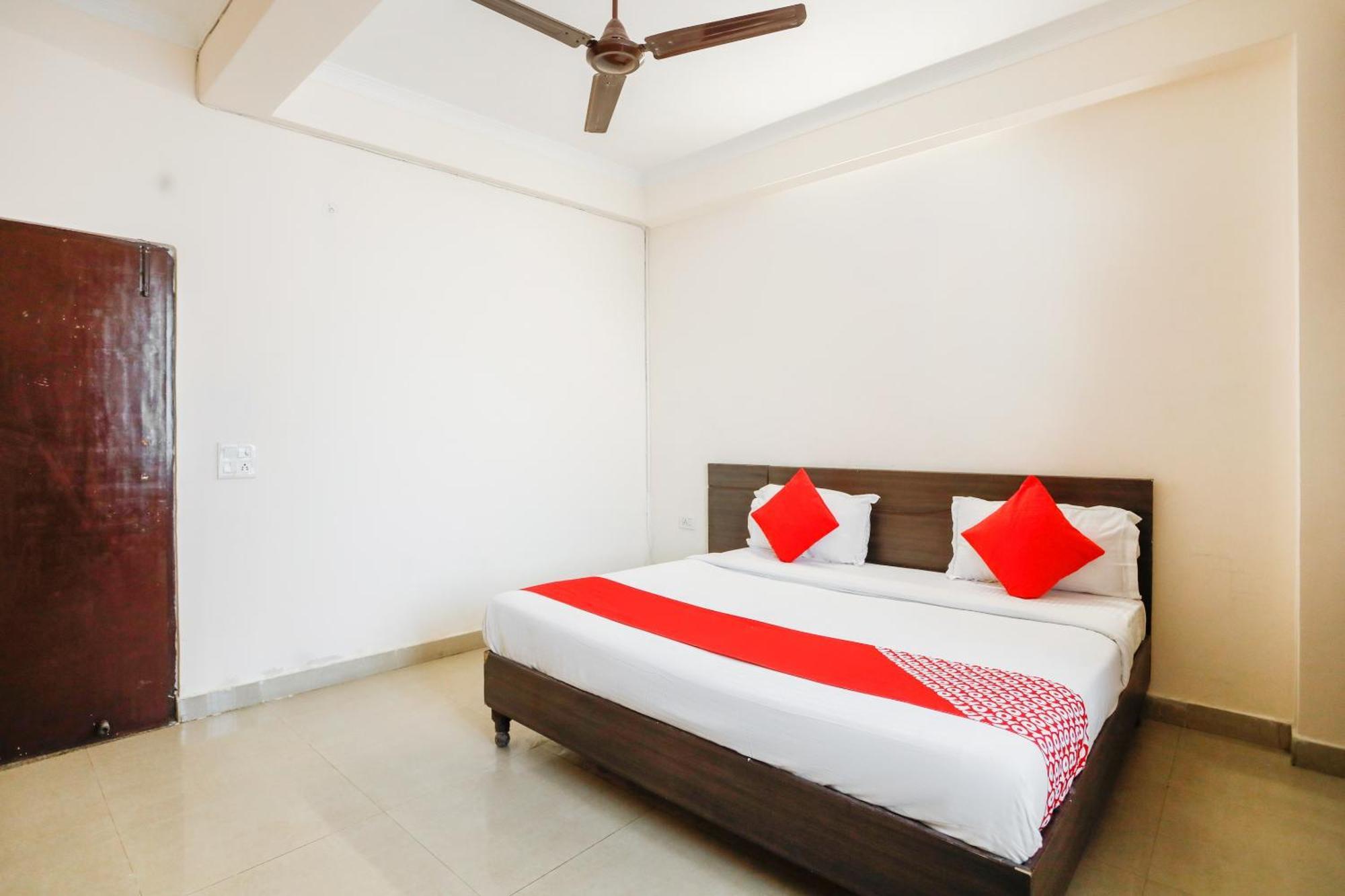 OYO 71053 Av Residency Otel Noida Dış mekan fotoğraf