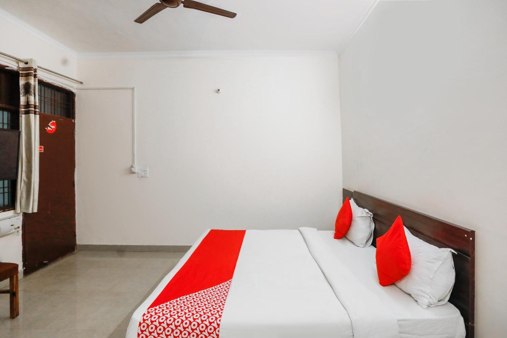 OYO 71053 Av Residency Otel Noida Dış mekan fotoğraf