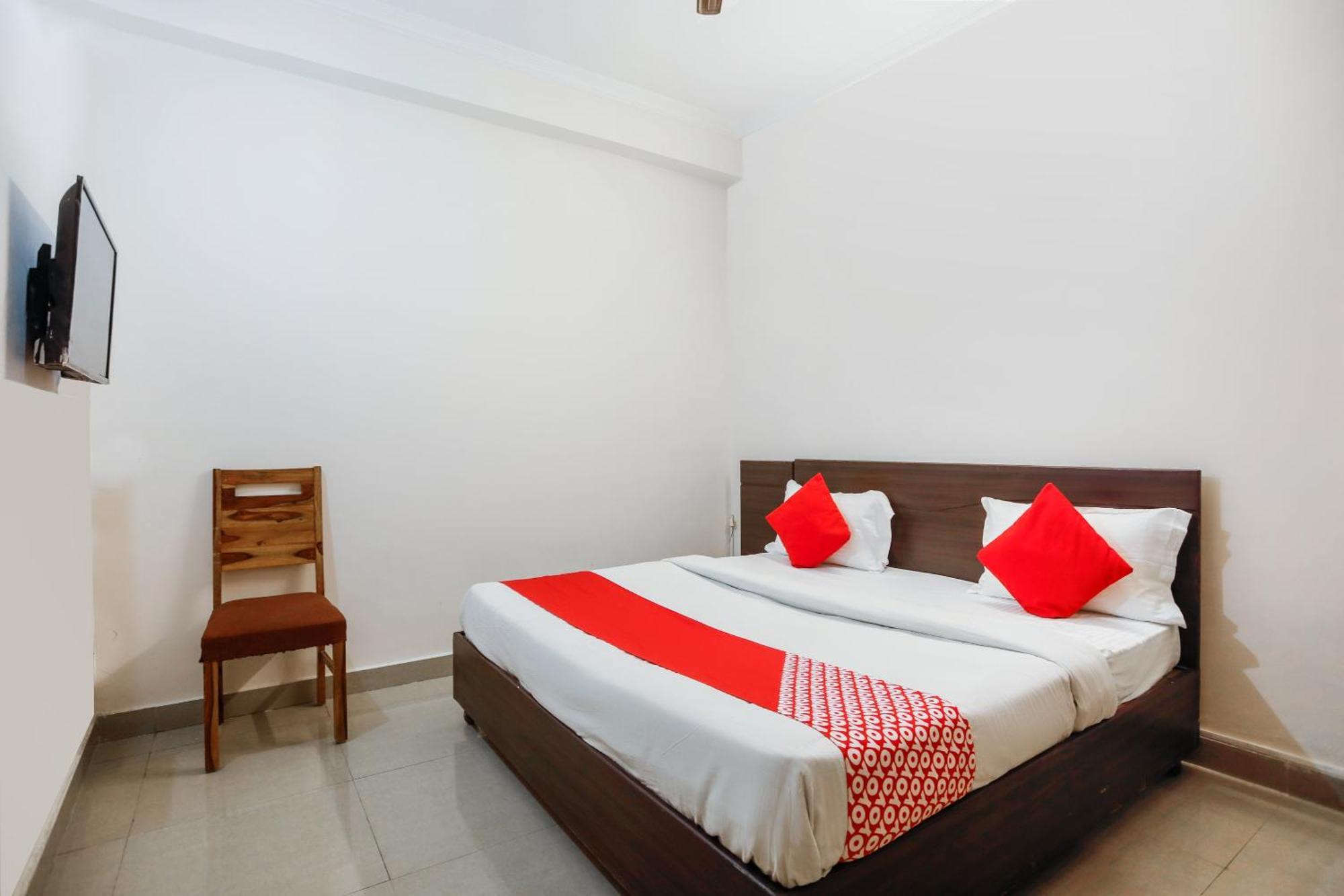 OYO 71053 Av Residency Otel Noida Dış mekan fotoğraf