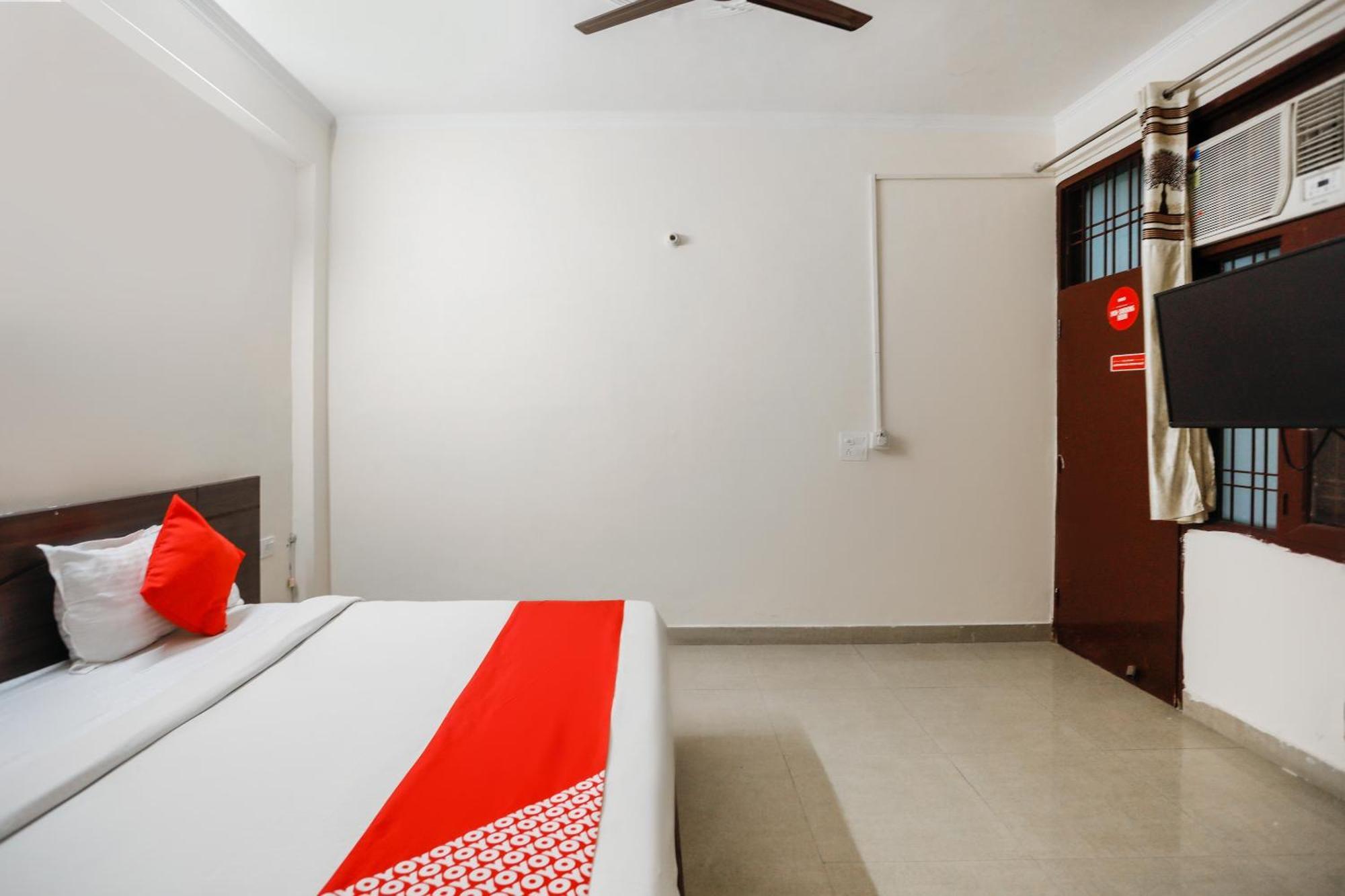 OYO 71053 Av Residency Otel Noida Dış mekan fotoğraf