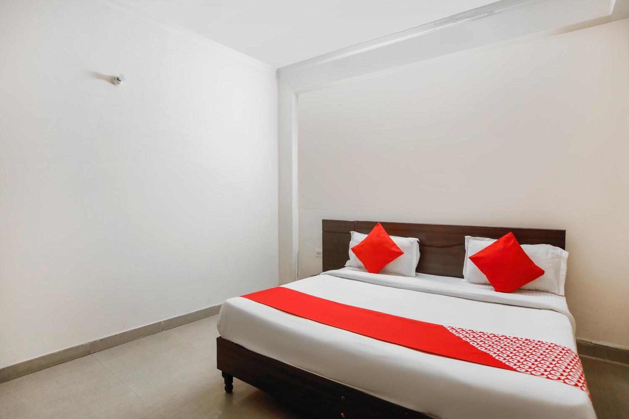 OYO 71053 Av Residency Otel Noida Dış mekan fotoğraf