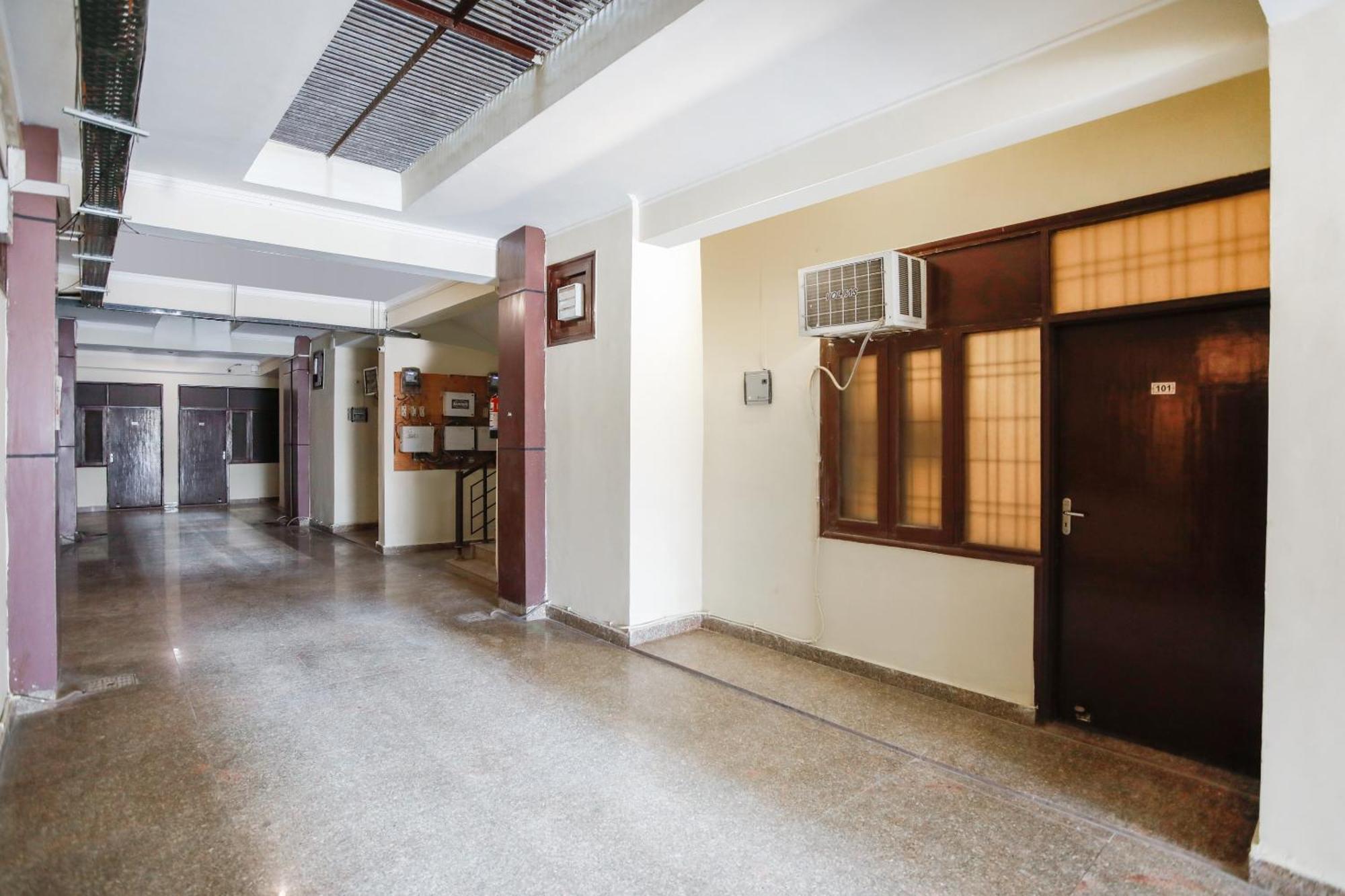 OYO 71053 Av Residency Otel Noida Dış mekan fotoğraf
