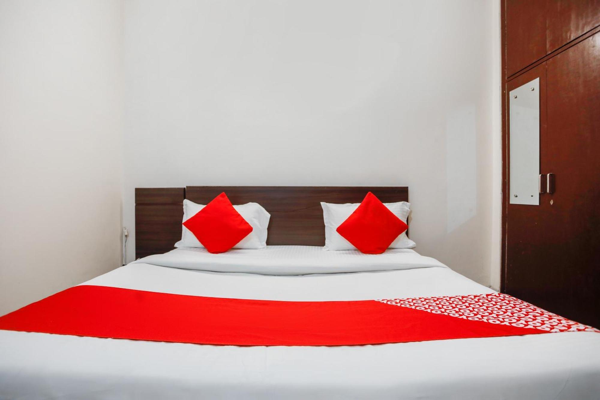 OYO 71053 Av Residency Otel Noida Dış mekan fotoğraf