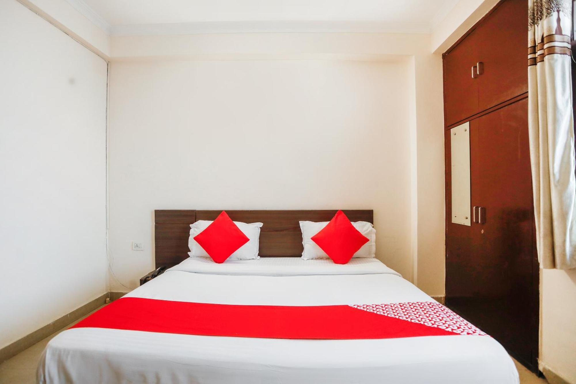 OYO 71053 Av Residency Otel Noida Dış mekan fotoğraf