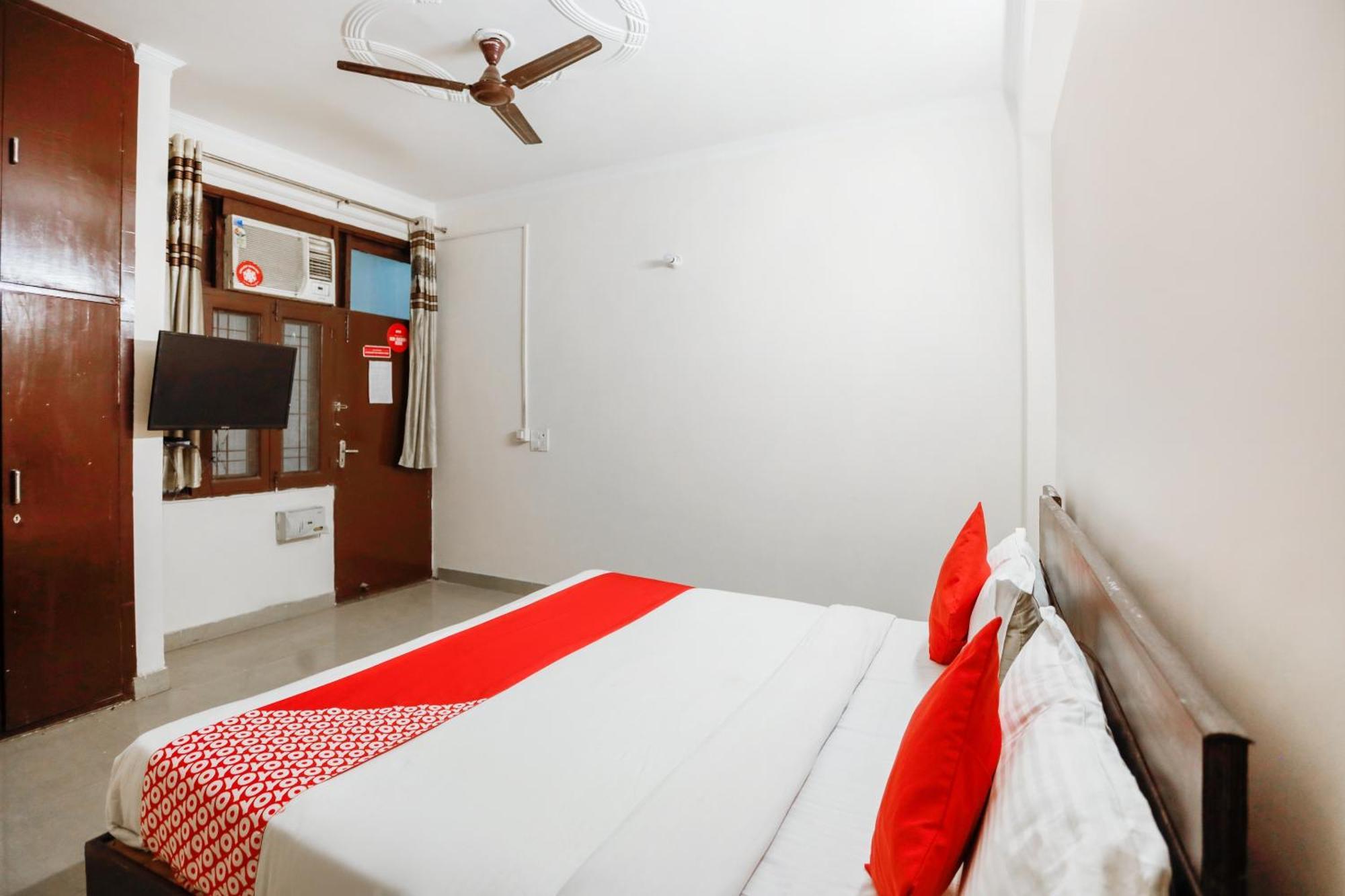 OYO 71053 Av Residency Otel Noida Dış mekan fotoğraf
